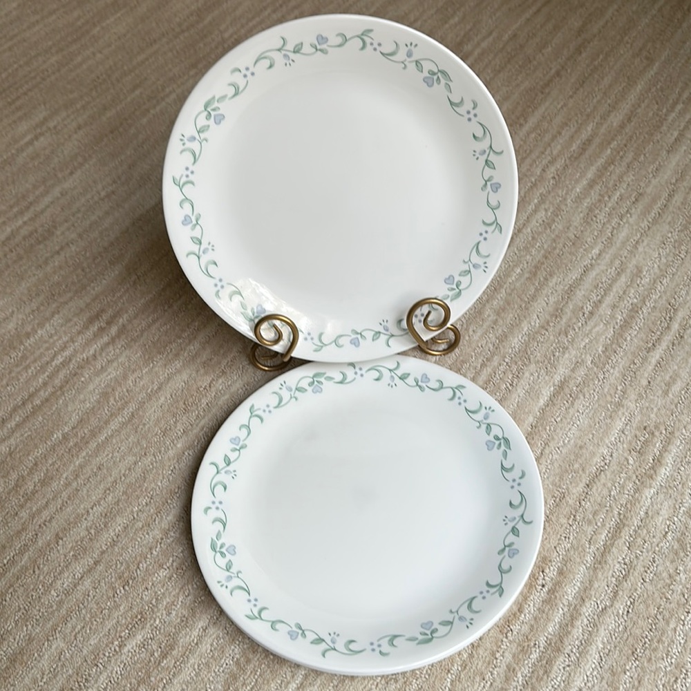 Set of 4 Corelle Dinner Plates Country Cottage Blue Hearts Green Vine Corningwar